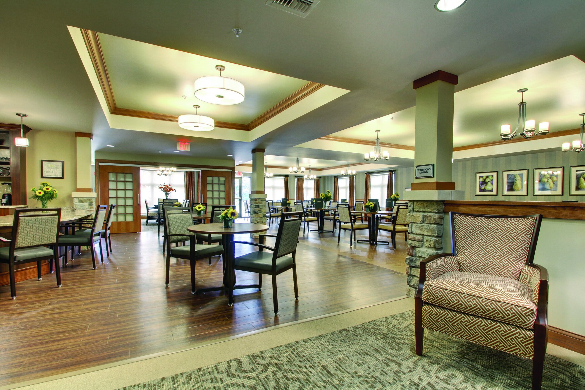 About Gallery Dining Room 03